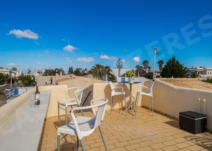 Casa Prazeres Villa *